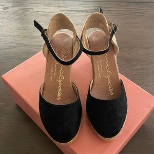 Gaimo Suede Closed Toe Espadrille Wedge Sandals size 36 US size 6 VGUC